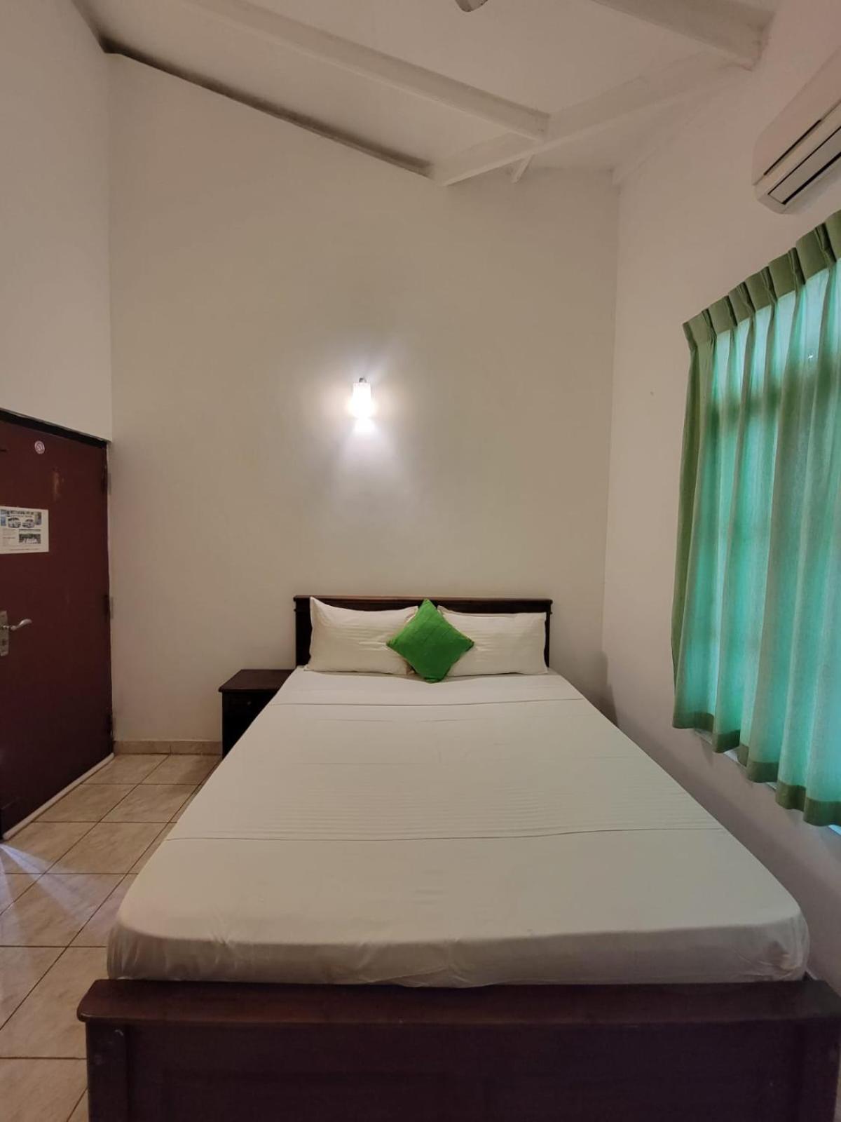 The Empyrean Airport Transit Hotel Катунаяка Экстерьер фото