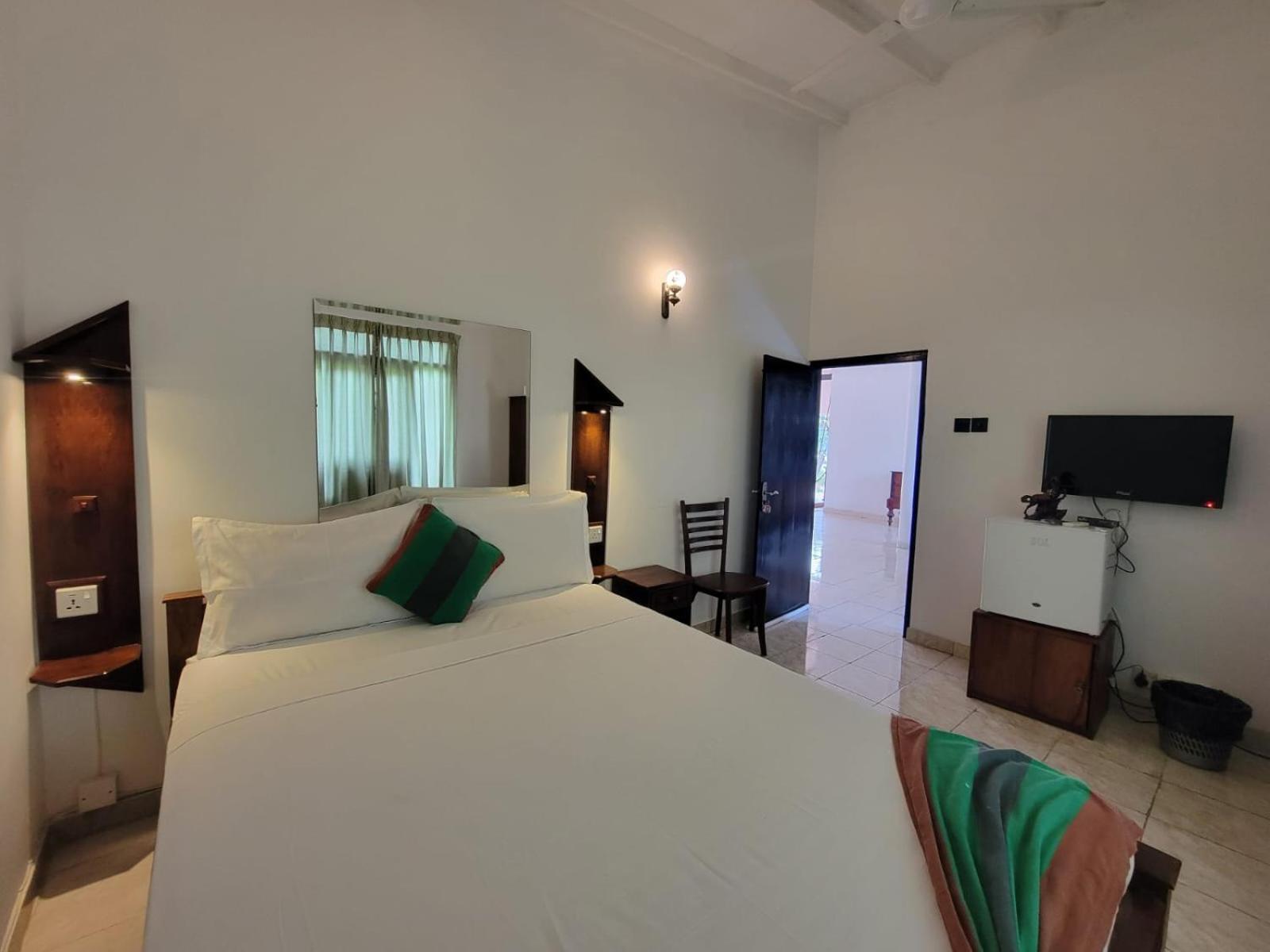 The Empyrean Airport Transit Hotel Катунаяка Экстерьер фото